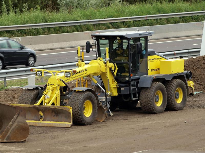 Аренда грейдера BOMAG BG 160 - 16 тонн