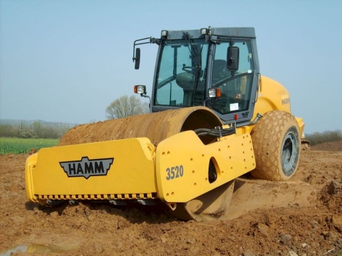 Аренда грунтового катка HAMM 3520